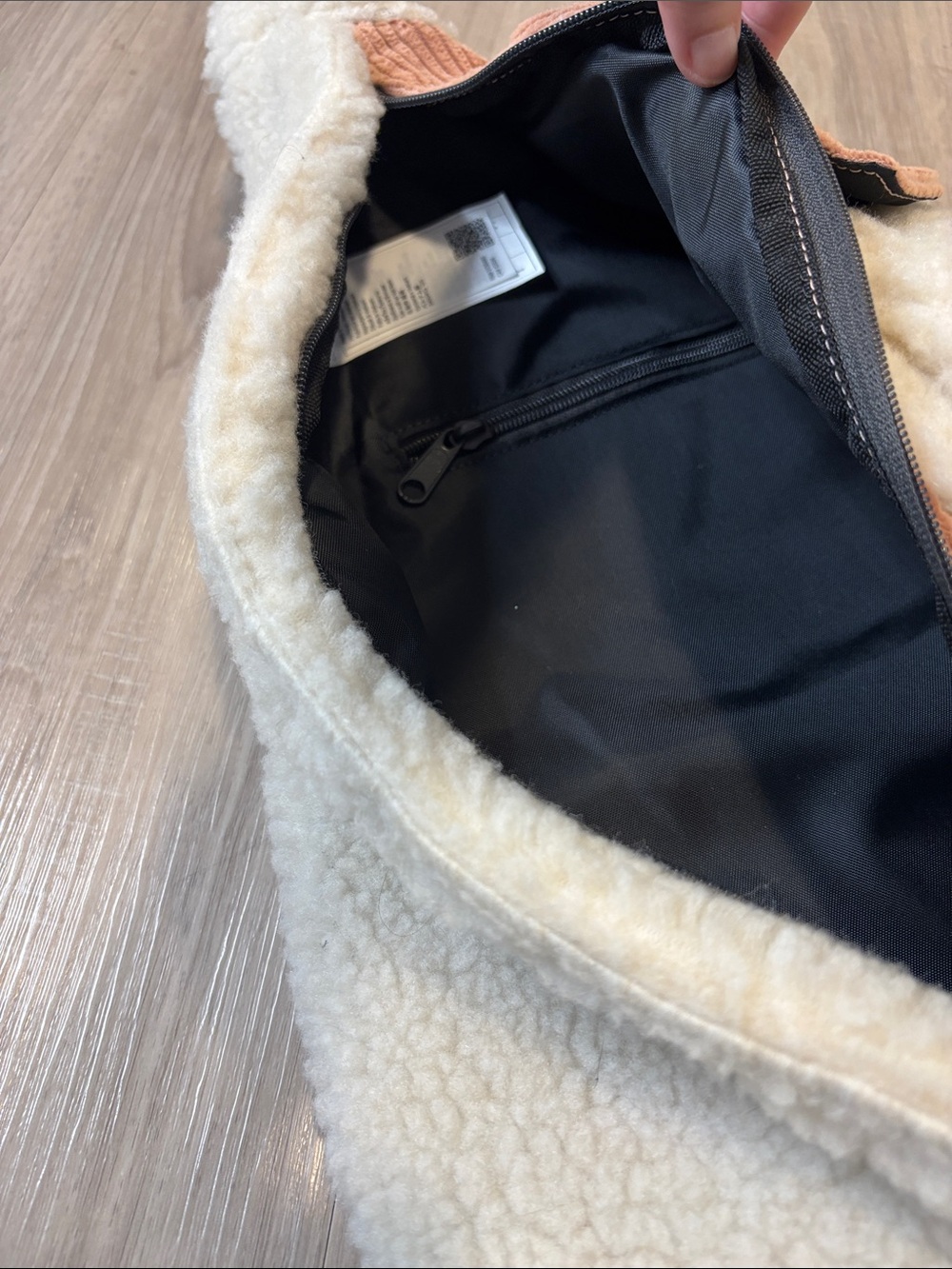 KAVU Rope Snug Sling Bag - Picture 6 of 16
